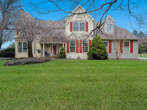 104 Conrad Ln, North Wales, PA 19454