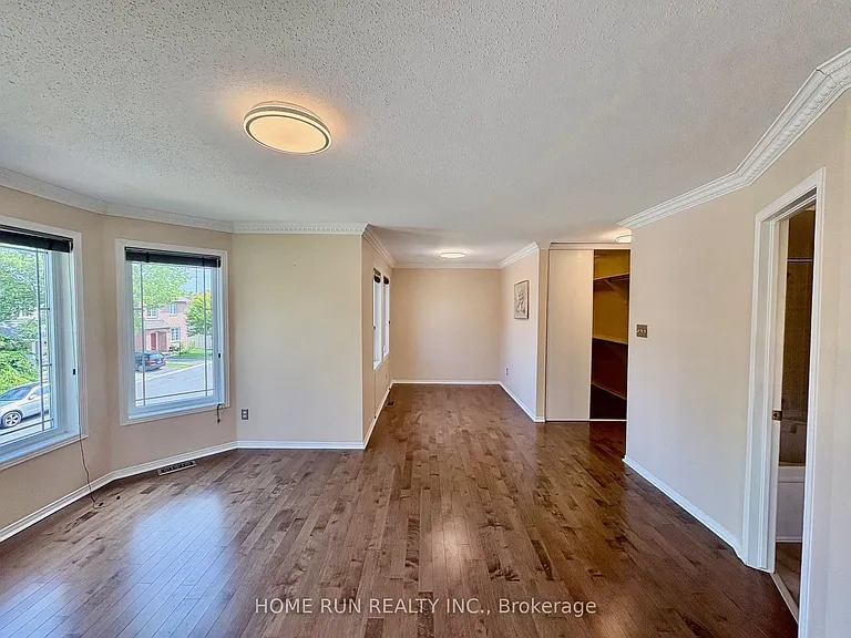 52 Collington St — Photo 24