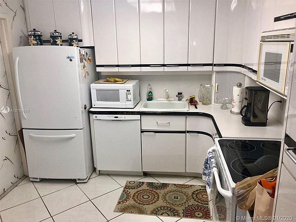 5th image of 2201 S Ocean Dr APT 1707