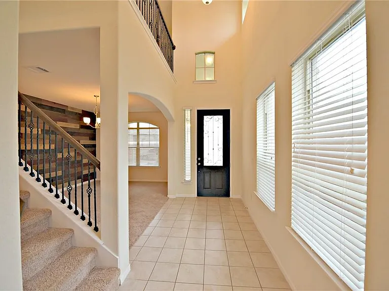 2445 Etta May Ln — Photo 4