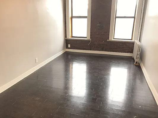 Rented by Zuz Realty | media 23