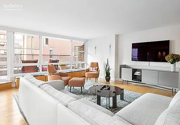 5th image of 75 E End Ave APT 16G