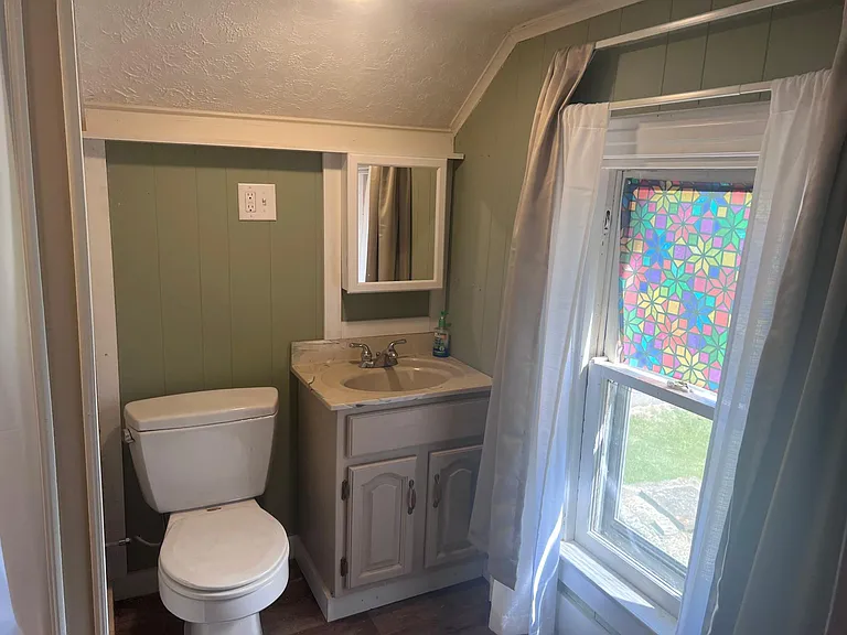 2nd floor full bath, shower and bath tub