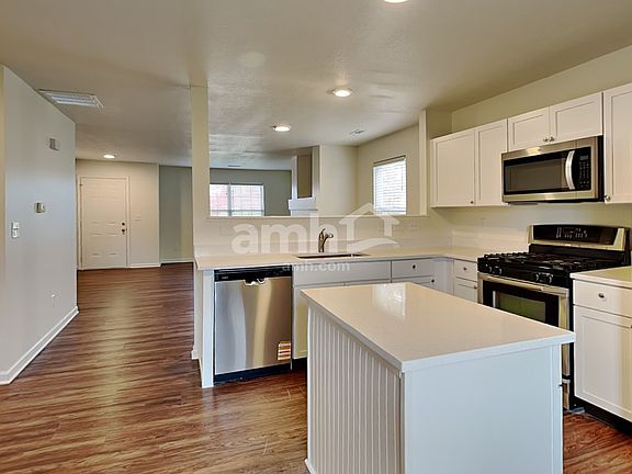 4th image of 1245 Cloverview St