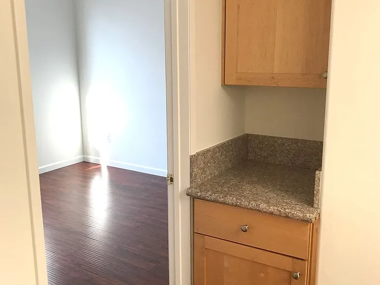 5330 Satsuma Ave — Photo 12
