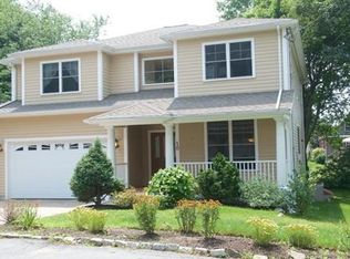 10 Foss Ter, Marblehead, MA 01945