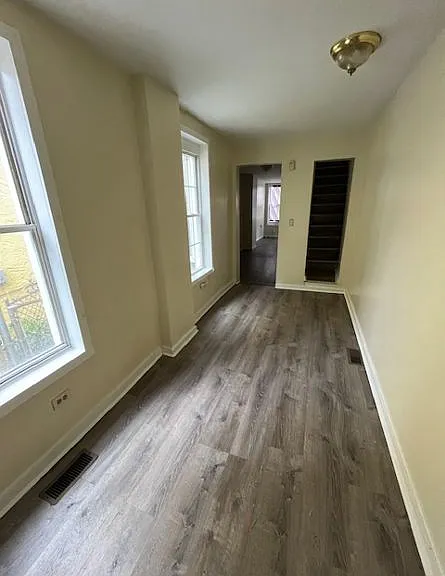 429 Locust St — Photo 3
