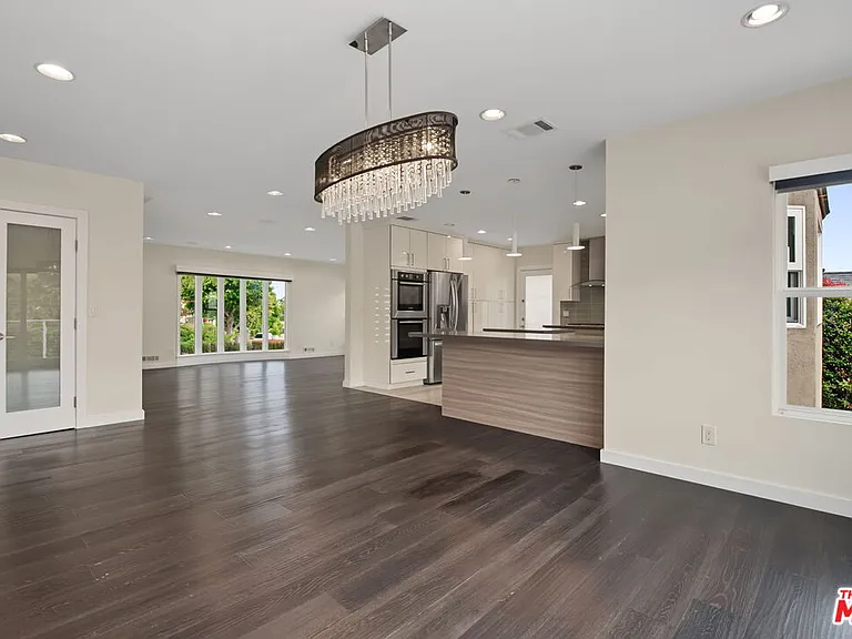 175 Barlock Ave — Photo 13