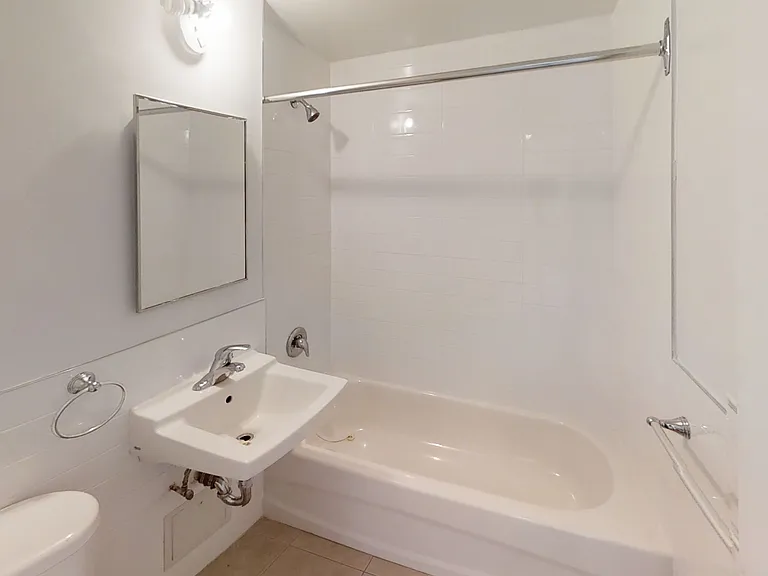 730 Ontario St — Photo 12