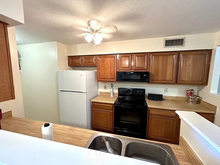 2800 Longmire Dr #3 — Photo 9