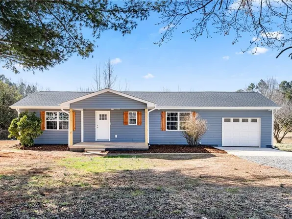179 Stephens Ln, Thomasville, NC 27360