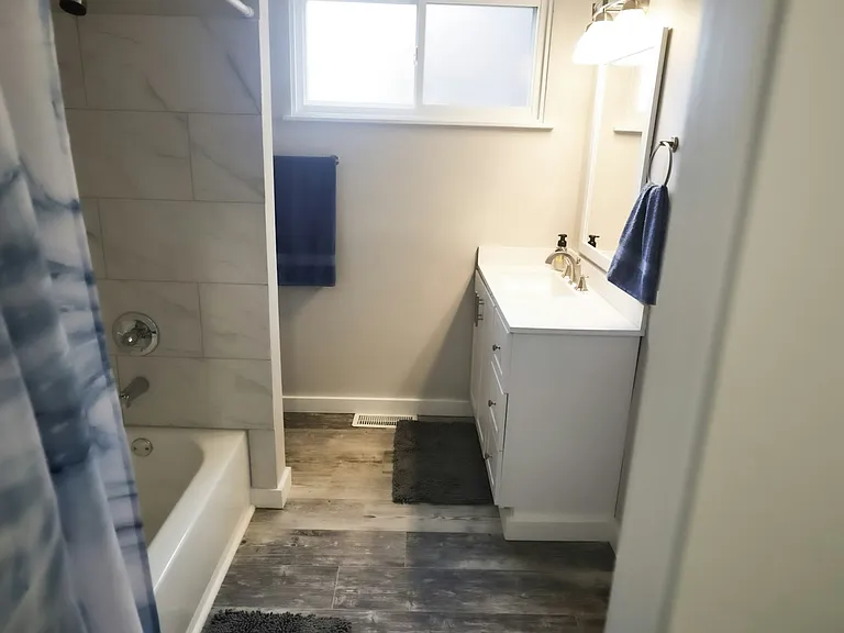 Full Bathroom