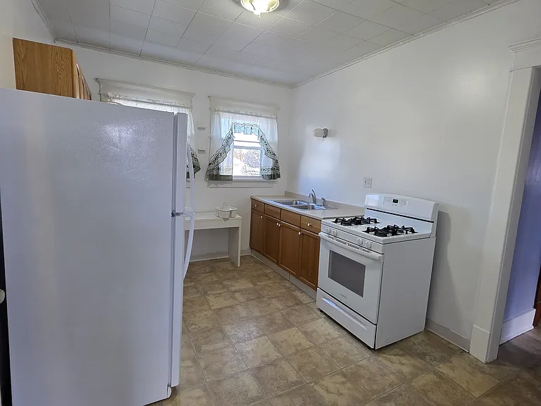94 Parkwood Ave #2 — Photo 12