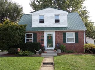 2913 Walnut Ave, Mattoon, IL 61938