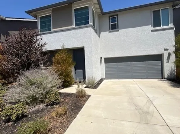 3008 N Creekside St, Visalia, CA 93291