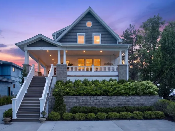 214 Athlone Bch, Bay City, MI 48706
