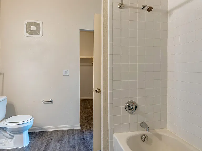 Residences of Long Branch — Photo 10