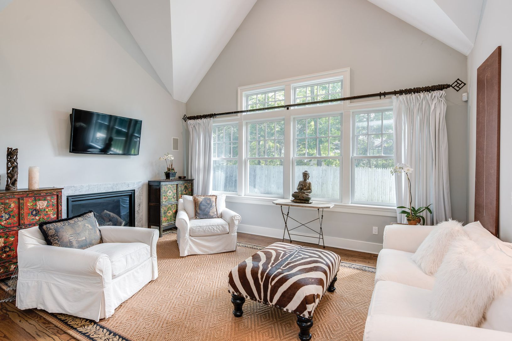  Living room with gas fireplace