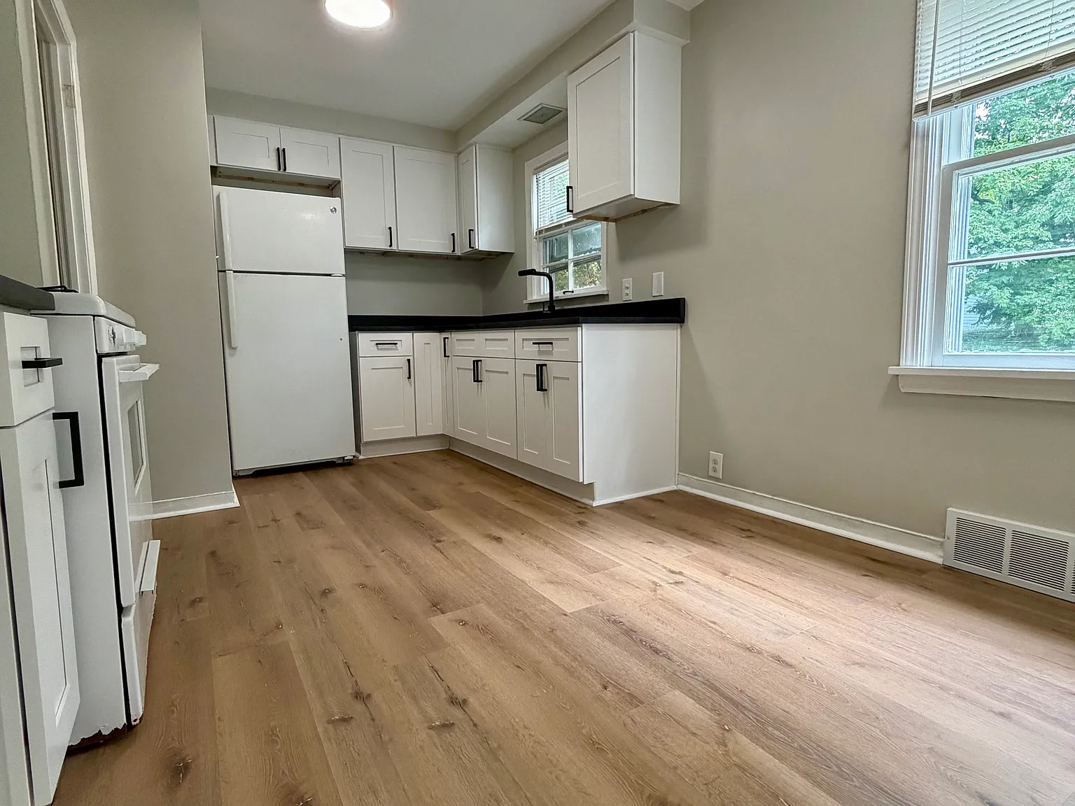 3 bed, 1449 sqft, $1,830 — Photo 4