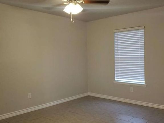 3rd image of 1518 East Ave APT 105