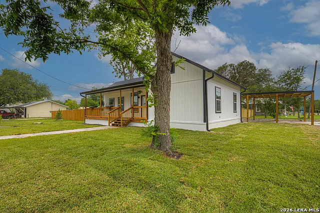 4 bed, 2.0 bath, 1714 sqft, $2,200 — Photo 4