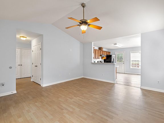 5th image of 1510 Mark Massengill Dr