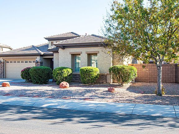 2nd image of 44567 W Garden Ln