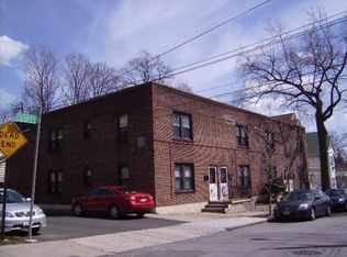 12 Court St, Staten Island, NY 10304