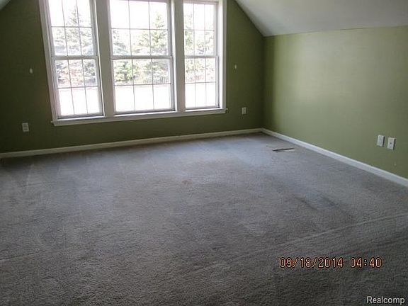 5th image of 344 E Columbia Ave