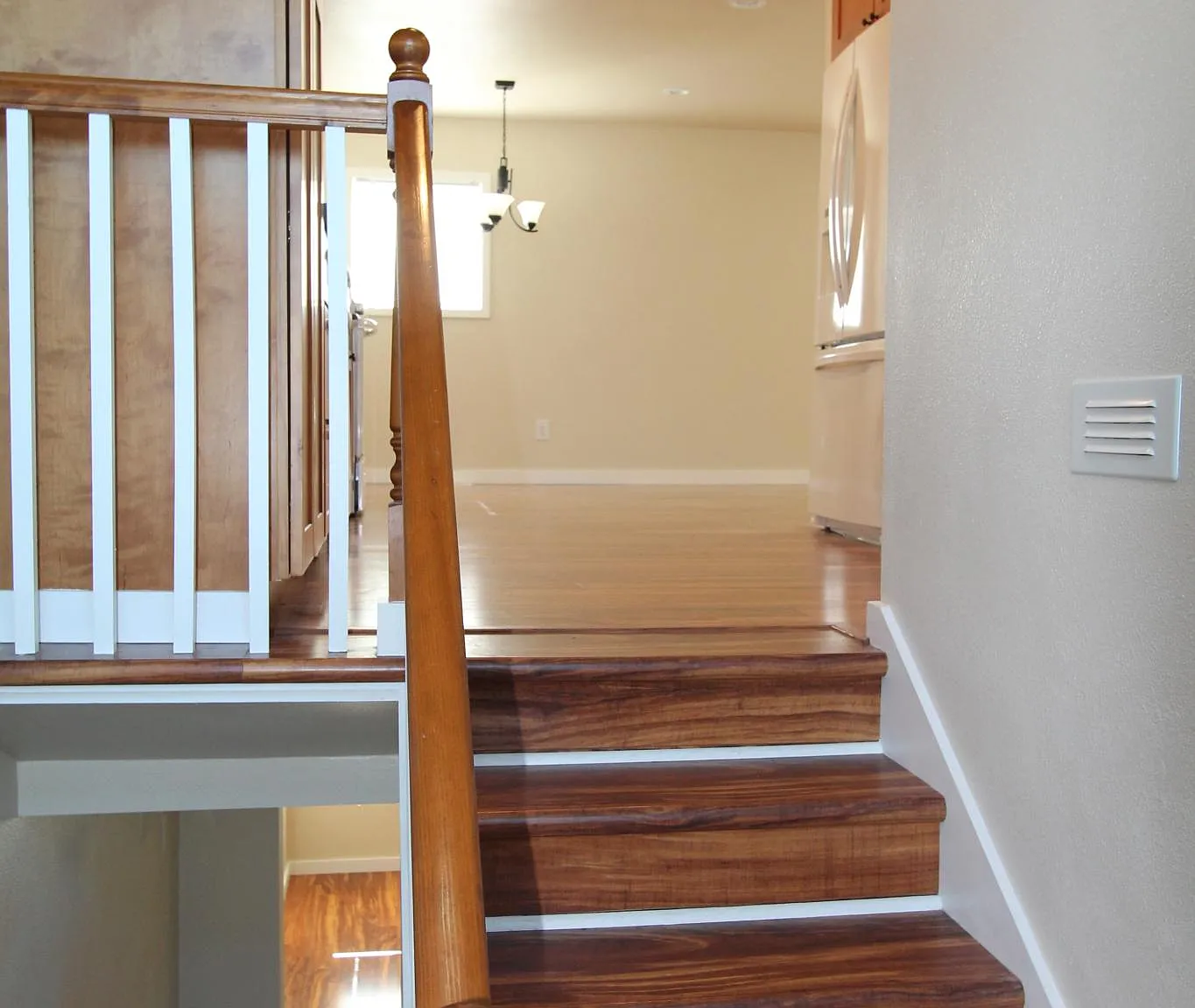 3 bed, 1975 sqft, $2,850 — Photo 2