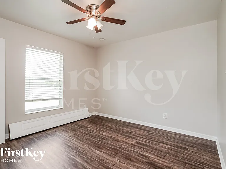 2821 45th St W — Photo 12