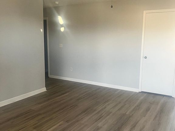 2nd image of 904 Hillwood Dr APT B