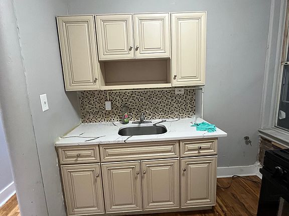 3rd image of 1039 Ocean Ave APT 2