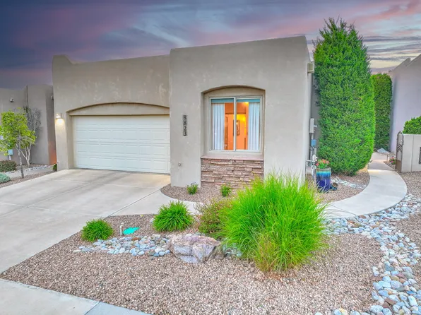 8823 Desert Fox Way NE, Albuquerque, NM 87122