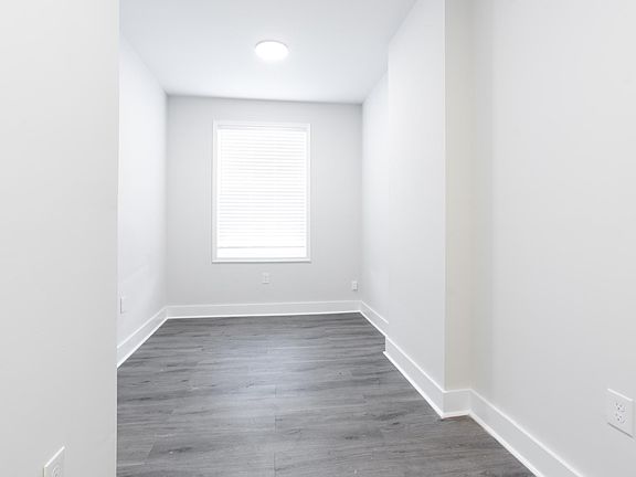 3rd image of 542 E Indiana Ave #1F