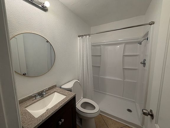 4th image of 721 W 1st St Unit F103