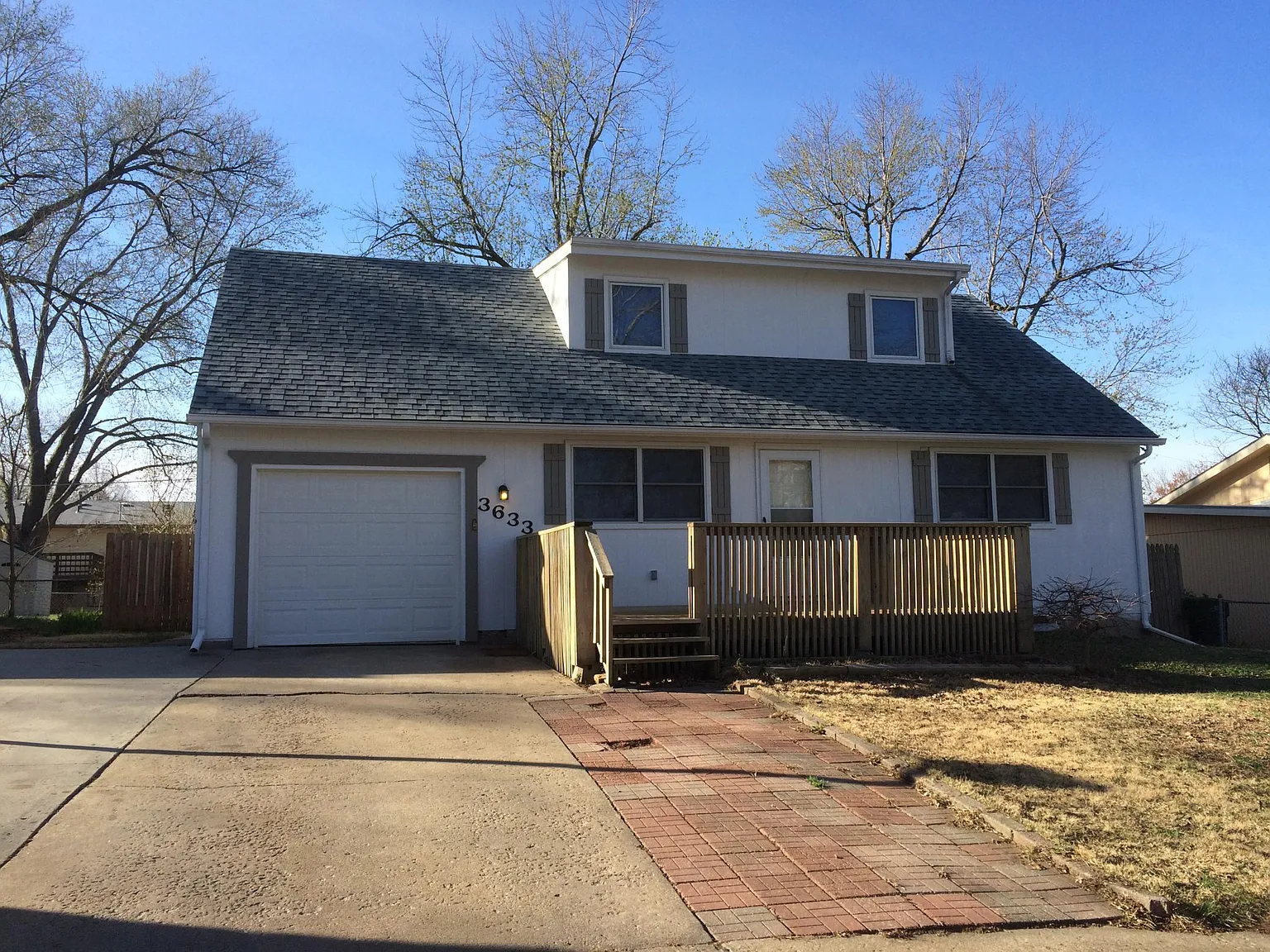 4 bed, 2.5 bath, 2038 sqft, $1,850 — Photo 1