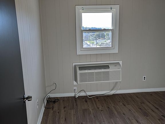 4th image of 200 E Watauga Ave #17289933