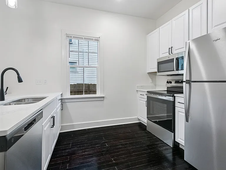 4023 Franklin Ave #4023 — Photo 5