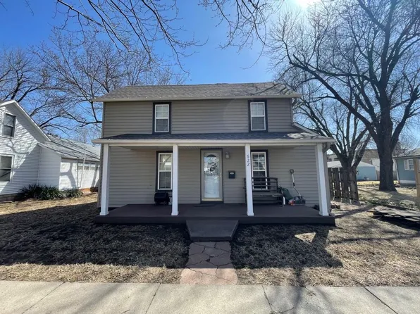 622 Dexter St, Clay Center, KS 67432
