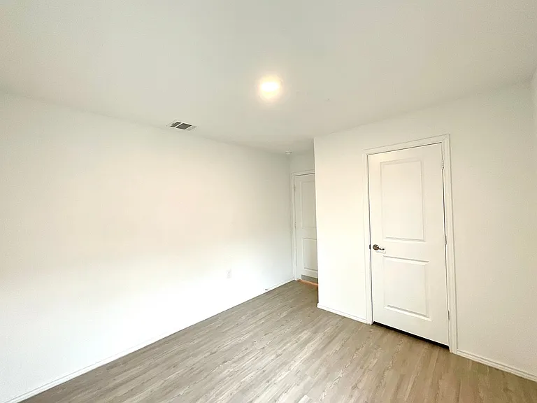 615 Bean Bnd — Photo 10