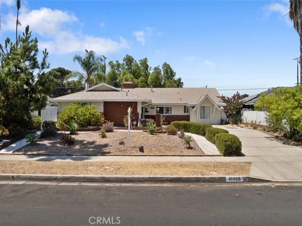 10925 Goss St, Sun Valley, CA 91352