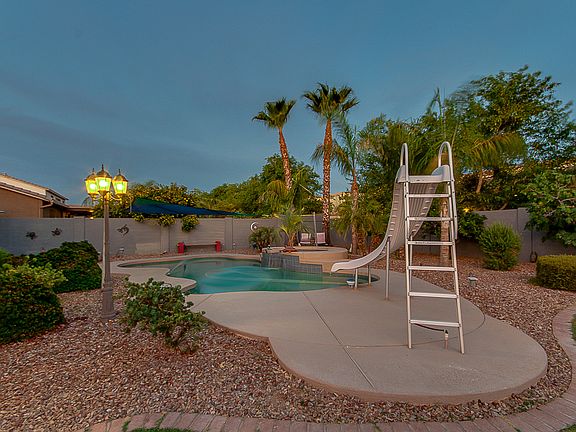 2nd image of 8233 W Crocus Dr