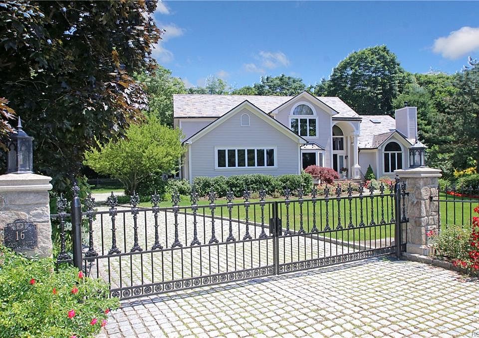 1st image of 16 Gate House Ln
