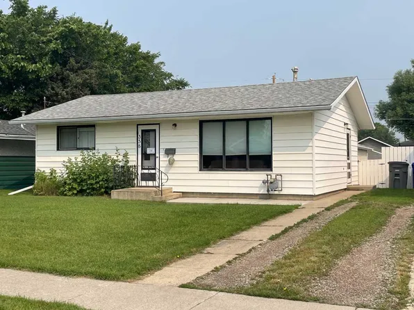 358 48th Ave W, Claresholm, AB T0L 0T0