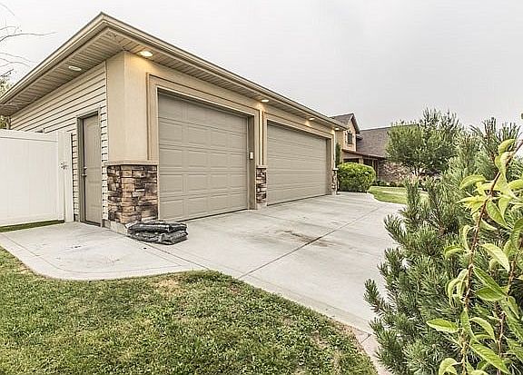 3rd image of 2840 Sundance Dr