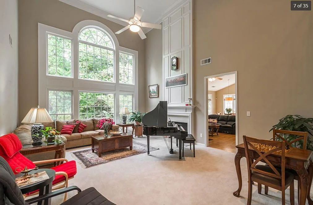 4 bed, 3.5 bath, 2985 sqft, $3,700 — Photo 1