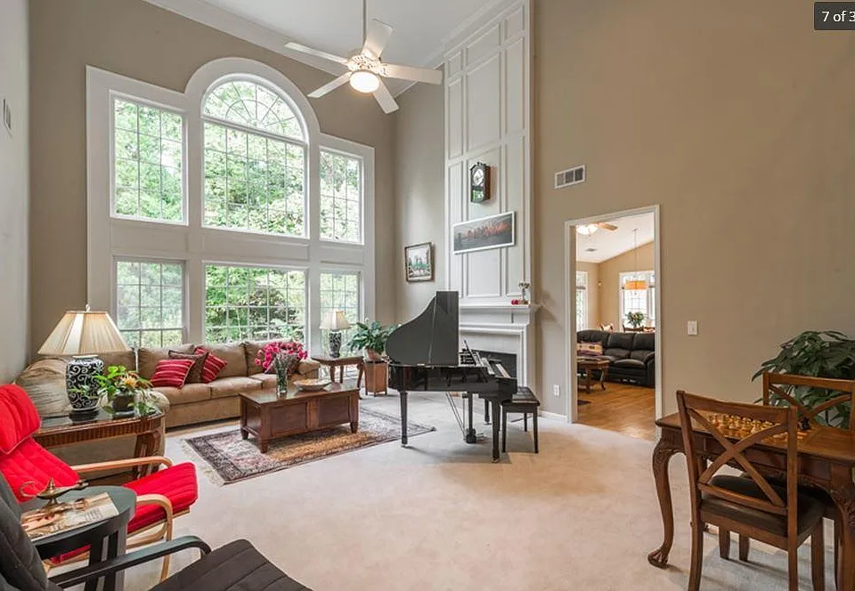 215 Smithdun Ln