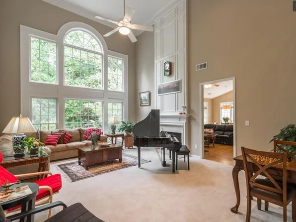 215 Smithdun Ln, Sandy Springs, GA 30350