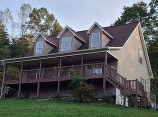 555 New Clear Branch Rd, Rocky Top, TN 37769
